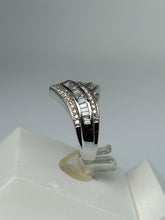 Load image into Gallery viewer, Ladies Ring with Natural Diamods