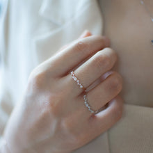 Load image into Gallery viewer, Irregular Diamond Ring-18k Gold-Valentines Day-Sale-Gift-Petite