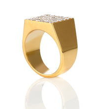 Load image into Gallery viewer, Man&#39;s Yellow Gold Signet Ring
