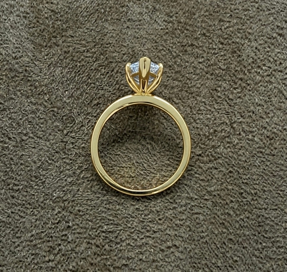 18ct Solid Gold Solitaire Engagement Ring | 2.60ct Lab Grown Diamond