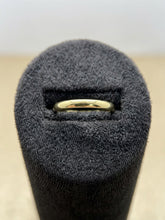 Load image into Gallery viewer, 18k Yellow Gold Classic Comfort Fit 2.7mm Ladies Wedding Ring
