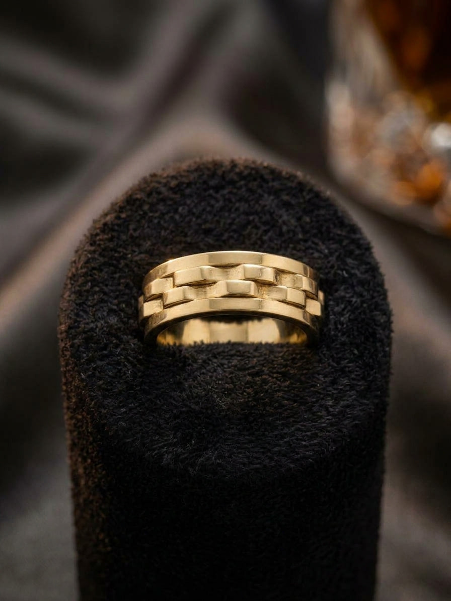 Handmade 18K Yellow Gold Spinning 8mm Wedding Ring