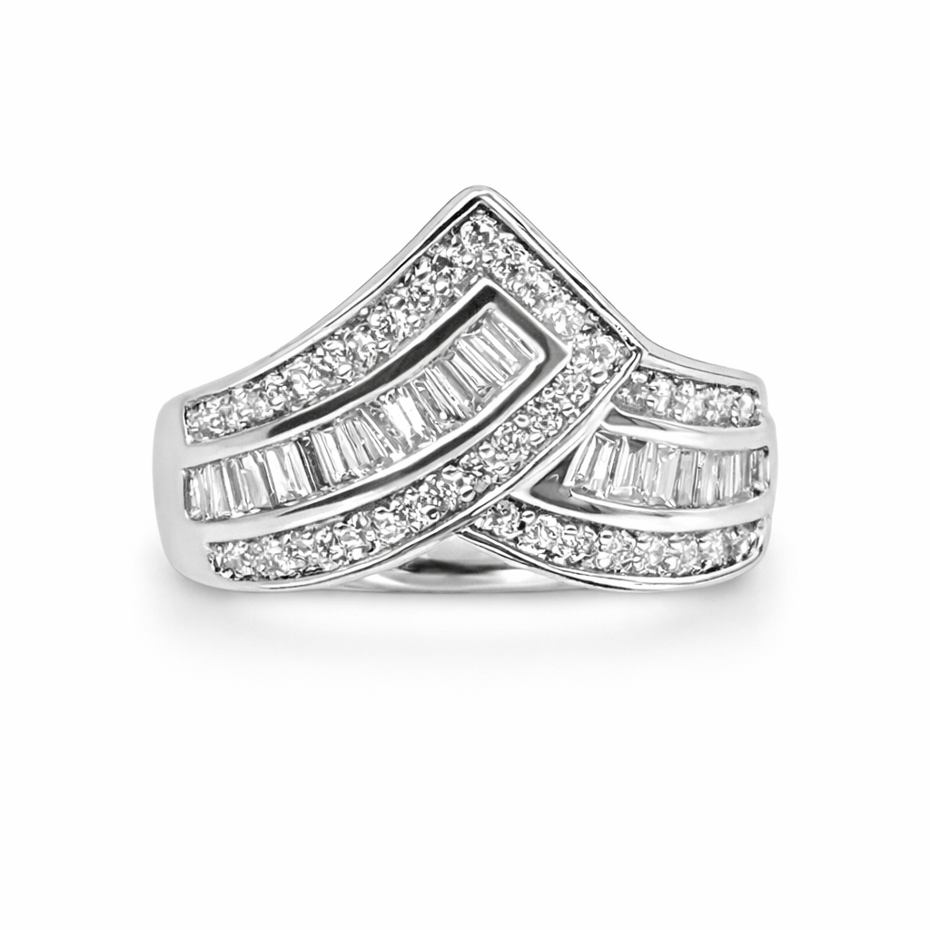 Ladies Ring with Natural Diamods