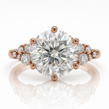 Load image into Gallery viewer, 18K Rose Gold Six Claw Cluster Engagement Ring ,Centre Diamond 4.50 carat
