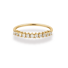 Load image into Gallery viewer, Three Claw Setting Style Yellow Gold Wedding Band
