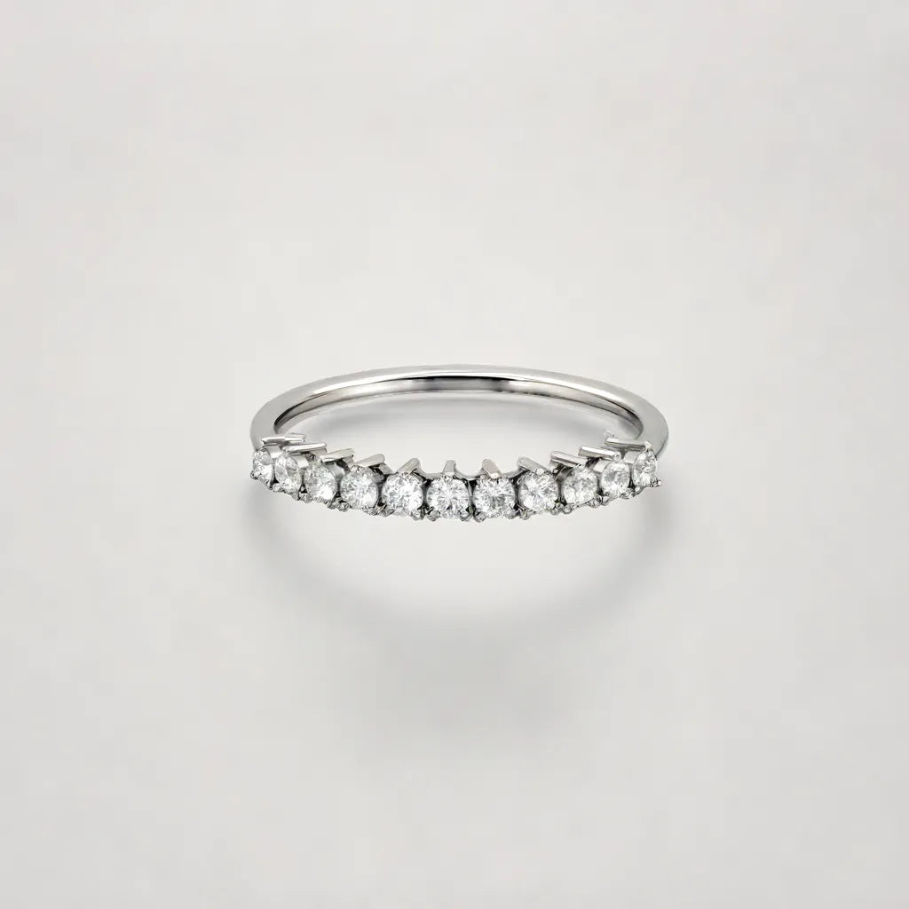 Three Claw Setting Style Wedding Band