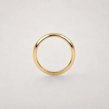 Load image into Gallery viewer, Classic D Shape 5mm Yellow Gold Wediing Band
