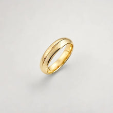 Load image into Gallery viewer, Gent&#39;s Centre Groove Wedding Ring
