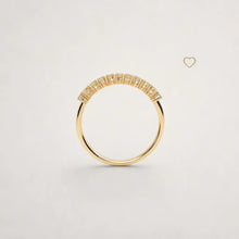 Load image into Gallery viewer, Three Claw Setting Style Yellow Gold Wedding Band
